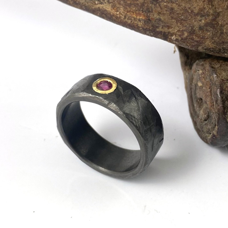 zirconium ring ruw geel goud robijn zirconium-ring-ruw-geel-goud-robijn